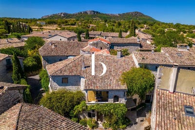 /international/fr/lussan-languedoc-roussillon-310105629872/