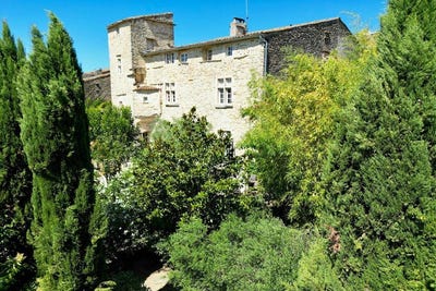 /international/fr/uzes-languedoc-roussillon-310101357660/?lang=zh-tw