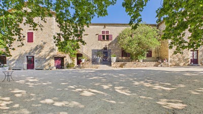 /international/fr/vallon-pont-d-arc-rhone-310109691714/