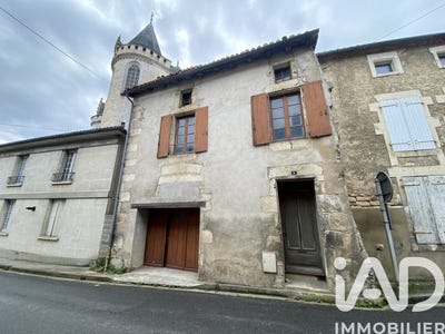 /international/fr/la-rochefoucauld-charente-310103712670/