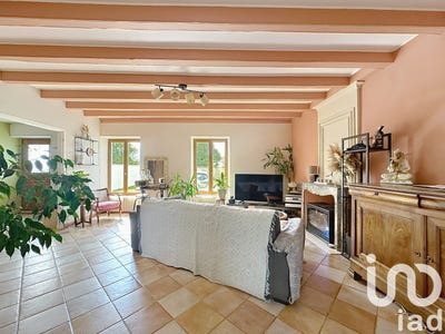 /international/fr/taugon-charente-310099548964/