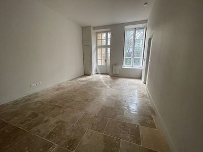 /international/fr/nimes-languedoc-roussillon-310108420828/
