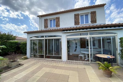 /international/fr/castries-languedoc-roussillon-120088750687/