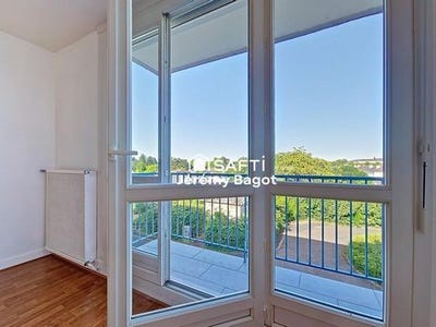 /international/fr/tours-centre-val-de-loire-310100651529/