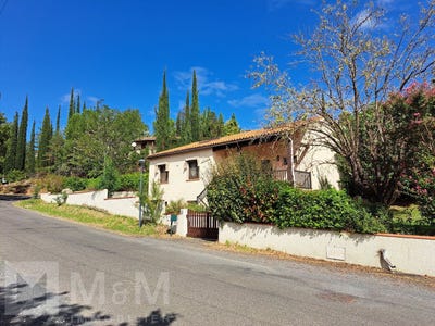 /international/fr/quillan-languedoc-roussillon-310108526588/