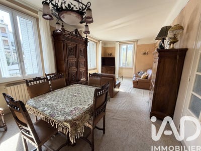 /international/fr/vic-sur-cere-auvergne-310106708634/