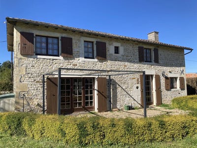 /international/fr/clussais-la-pommeraie-charente-310103492344/