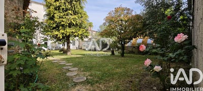 /international/fr/fontenay-le-comte-pays-de-la-loire-310107644011/