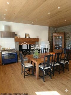 /international/fr/rouge-pays-de-la-loire-310106222715/