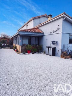 /international/fr/la-plaine-sur-mer-pays-de-la-loire-310105990079/