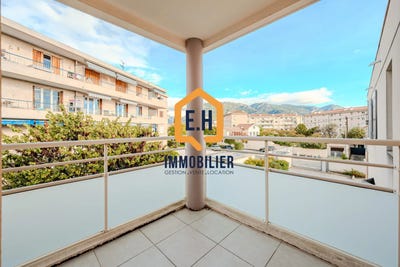/international/fr/toulon-charente-310107886995/