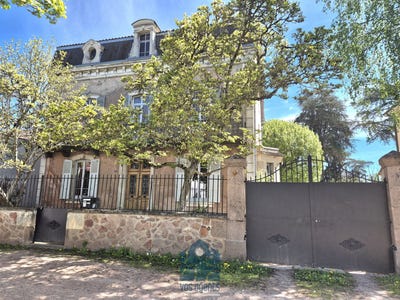 /international/fr/lapalisse-auvergne-310108188723/