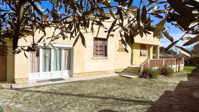 /international/fr/laudun-l-ardoise-languedoc-roussillon-310106506571/