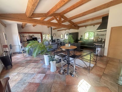 /international/fr/figanieres-provence-alpes-cote-d-azur-310100992787/