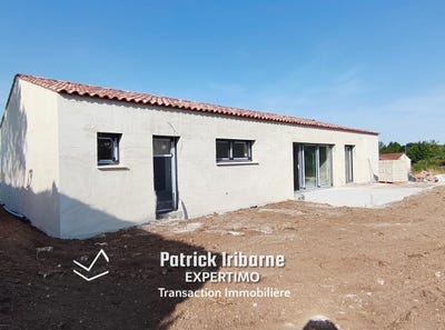 /international/fr/saintes-charente-310100793751/