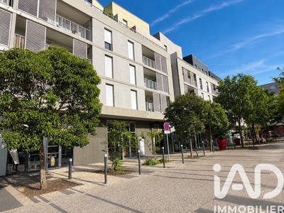/international/fr/joue-les-tours-centre-val-de-loire-310107943334/