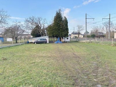 /international/fr/mehun-sur-yevre-centre-val-de-loire-120097553167/