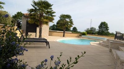 /international/fr/saint-denis-les-bourg-rhone-310108488316/