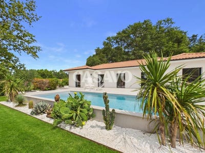 /international/fr/leognan-aquitaine-310119535431/