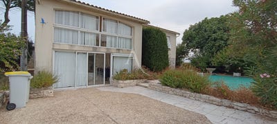 /international/fr/port-des-barques-charente-310104469029/