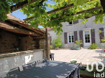 /international/fr/bazoges-en-pareds-pays-de-la-loire-310101228896/
