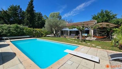 /international/fr/salernes-provence-alpes-cote-d-azur-310107707770/