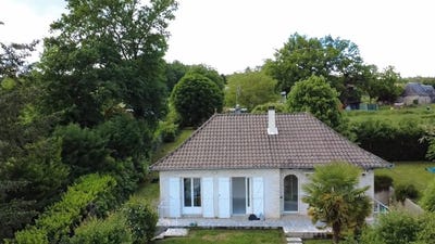 /international/fr/terrasson-lavilledieu-aquitaine-310108633847/