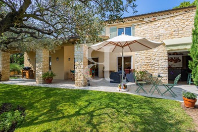 /international/fr/vaison-la-romaine-provence-alpes-cote-d-azur-310108761097/