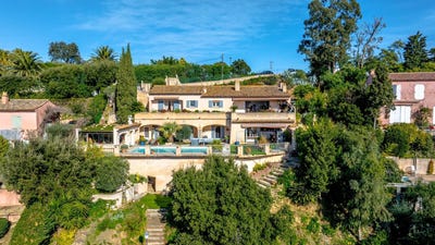 /international/fr/roquebrune-sur-argens-provence-alpes-cote-d-azur-310100606623/