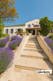 /international/fr/moustiers-sainte-marie-provence-alpes-cote-d-azur-310101533850/