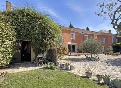 /international/fr/roaix-provence-alpes-cote-d-azur-310109642558/
