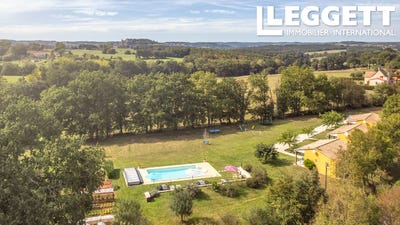 /international/fr/hautefort-aquitaine-310099353649/