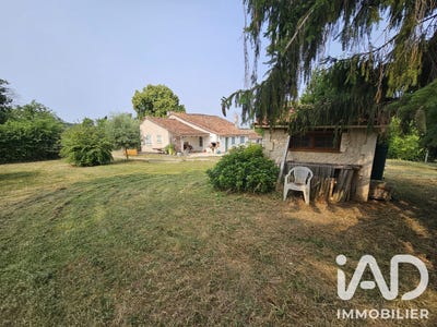 /international/fr/les-pins-centre-val-de-loire-310108949201/
