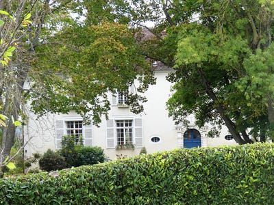 /international/fr/joigny-burgundy-310108764163/