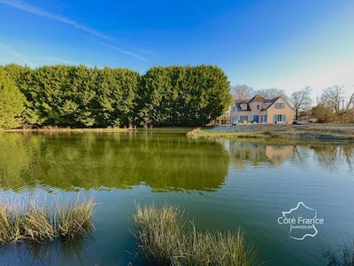 /international/fr/escolives-sainte-camille-burgundy-310096883234/?lang=zh-cn