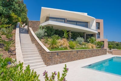 /international/fr/agay-provence-alpes-cote-d-azur-310109228616/