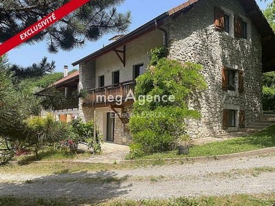 /international/fr/clarafond-arcine-rhone-310100461357/