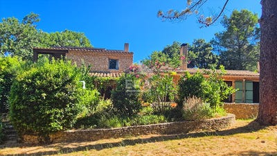 /international/fr/domazan-languedoc-roussillon-310108249252/