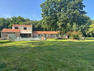 /international/fr/frossay-pays-de-la-loire-310107412098/
