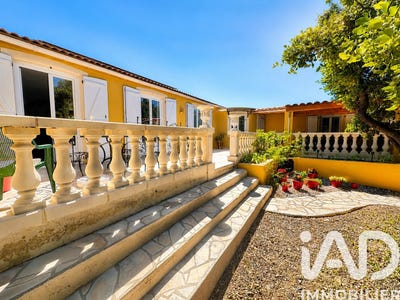 /international/fr/villeneuve-les-avignon-languedoc-roussillon-310108861556/