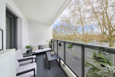/international/fr/lyon-5eme-rhone-310098974744/