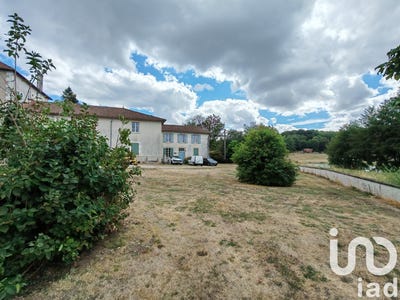 /international/fr/rochechouart-limousin-310101959834/