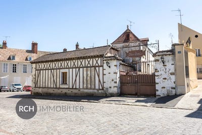 /international/fr/montfort-l-amaury-ile-de-france-310100734820/