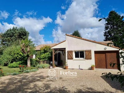 /international/fr/saint-macoux-charente-310100650209/