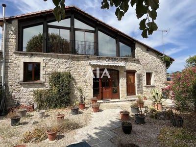 /international/fr/fontenille-charente-310100877133/