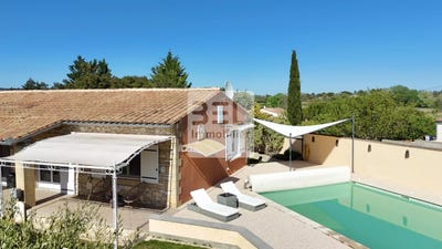 /international/fr/uzes-languedoc-roussillon-310103350315/