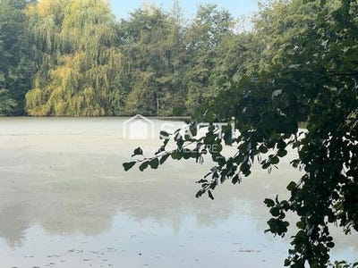 /international/fr/saint-denis-les-sens-burgundy-310120079611/