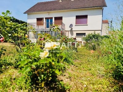 /international/fr/villeneuve-sur-yonne-burgundy-310108595674/