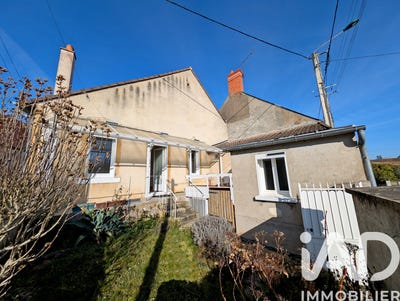 /international/fr/chateaumeillant-centre-val-de-loire-310105252261/