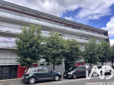 /international/fr/clermont-ferrand-auvergne-310108785164/